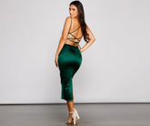 Maya – Abendkleid aus Satin mit Wasserfallausschnitt